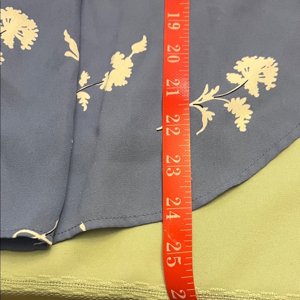 Ann Taylor light blue Floral Blouse size XSP - Picture 7 of 7